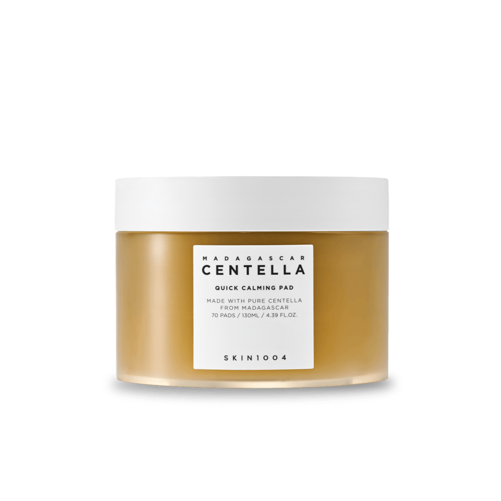 Envase de Skin1004 Madagascar Centella Quick Calming Pad de 130 ml con etiqueta cuadrada blanca, aislado sin fondo.