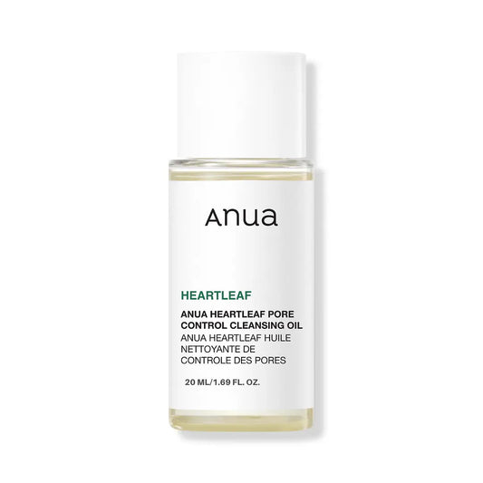 Envase pequeño del aceite limpiador Anua Heartleaf de 20ml sobre fondo blanco, ideal para viaje o prueba, con diseño simple y elegante.