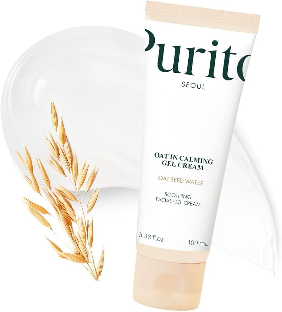 Tubo de Purito Oat-In Calming Gel Cream sobre fondo blanco, acompañado de una muestra de gel transparente y espigas de avena doradas al lado.