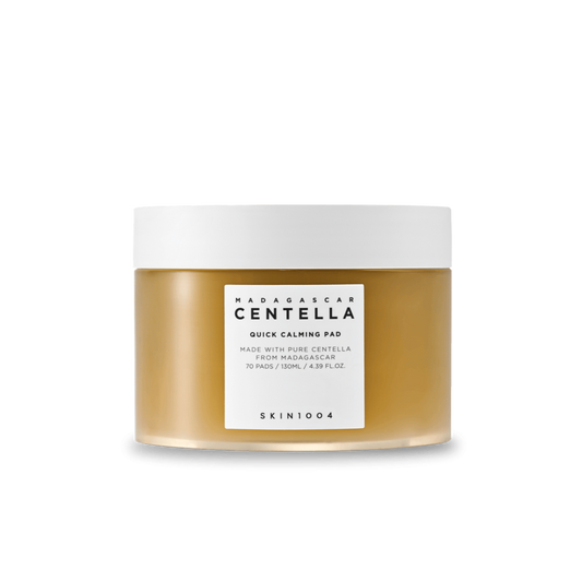 Envase de Skin1004 Madagascar Centella Quick Calming Pad de 130 ml con etiqueta cuadrada blanca, aislado sin fondo.